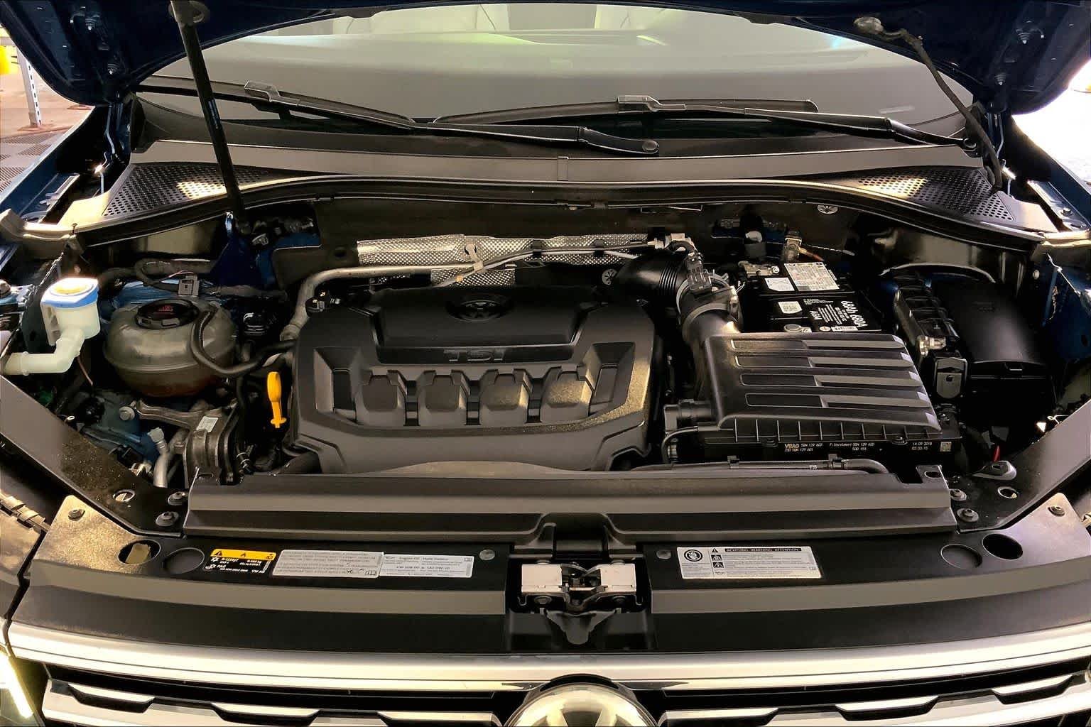 Used 2019 Deep Black Pearl Volkswagen SEL Premium image 30