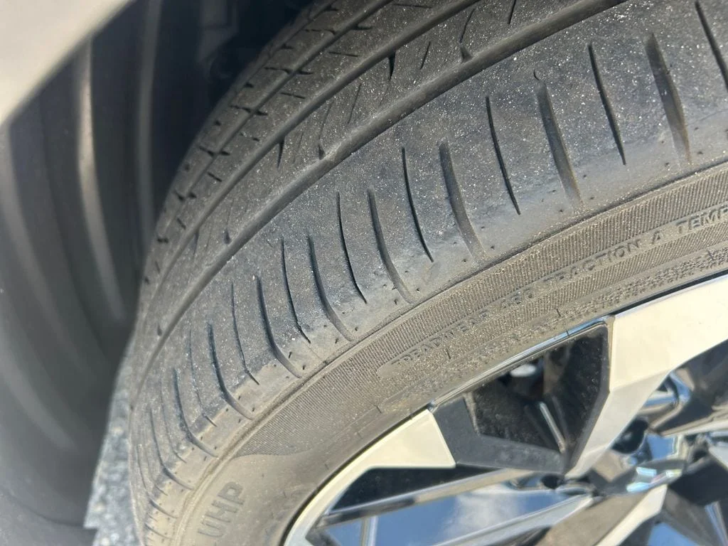 Used 2022 Alloy Silver Mitsubishi  image 25