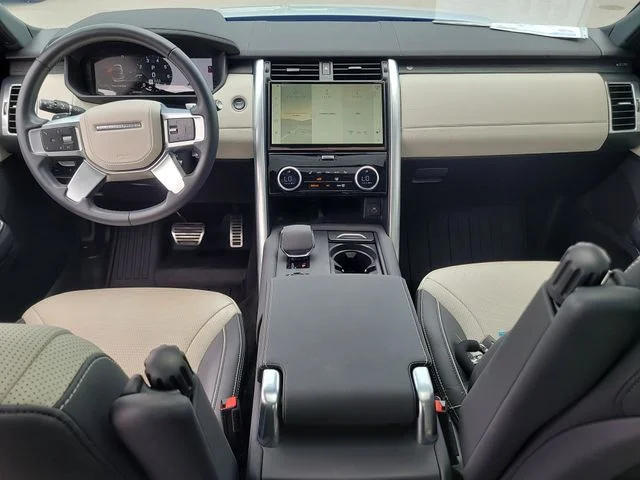Used 2023 White Land Rover Metropolitan Edition image 17