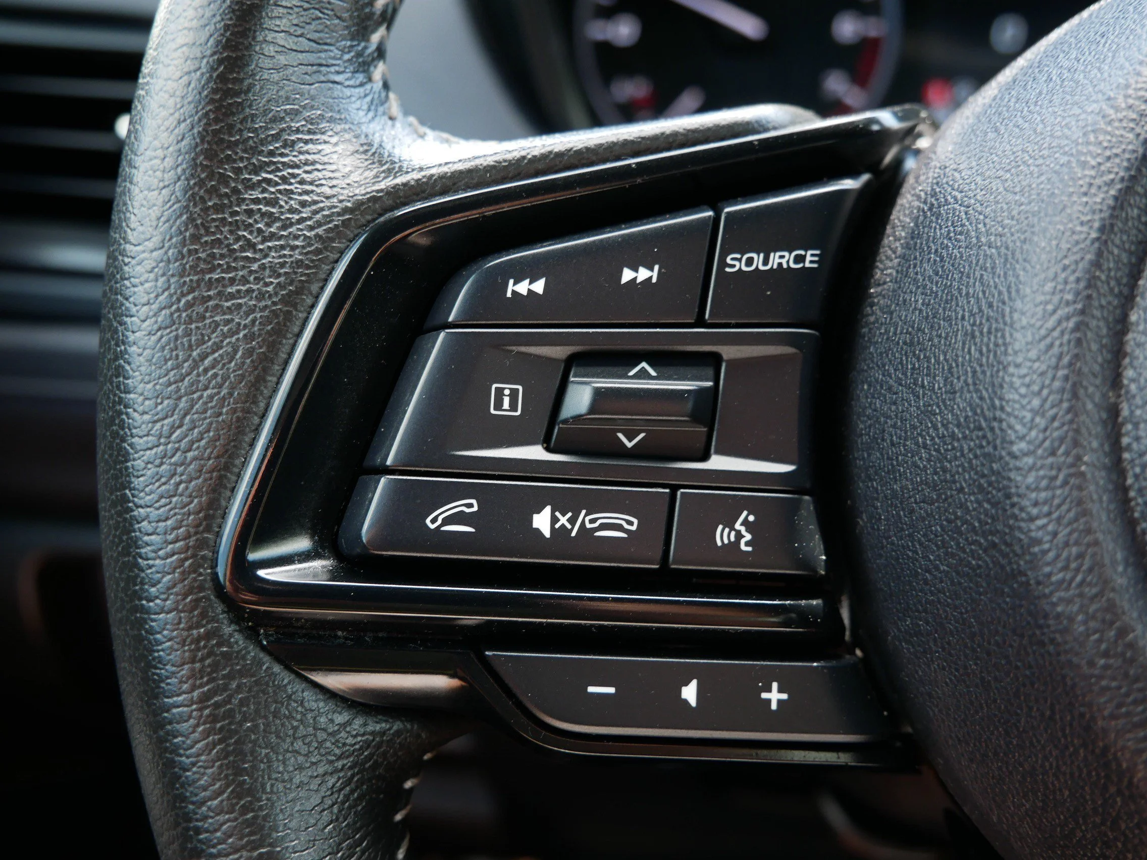 Used 2025 Magnetite Gray Metallic Subaru Premium image 25