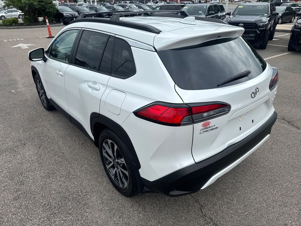 Used 2023 Beige Toyota XLE image 5