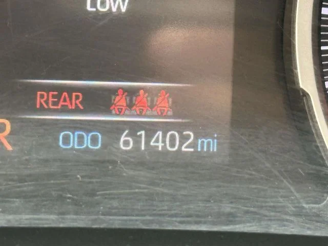 Used 2021 Red Toyota XLE Premium image 37
