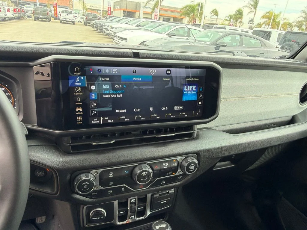 Used 2025 Black Jeep Sport S image 17