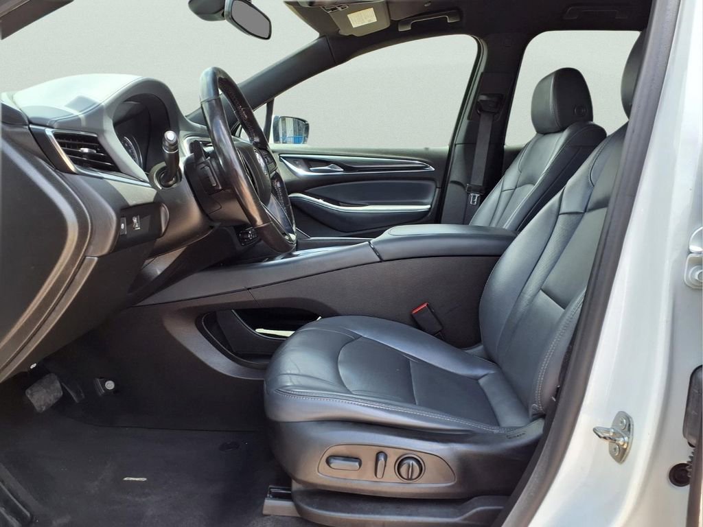 Used 2022 Summit White Buick Essence image 12