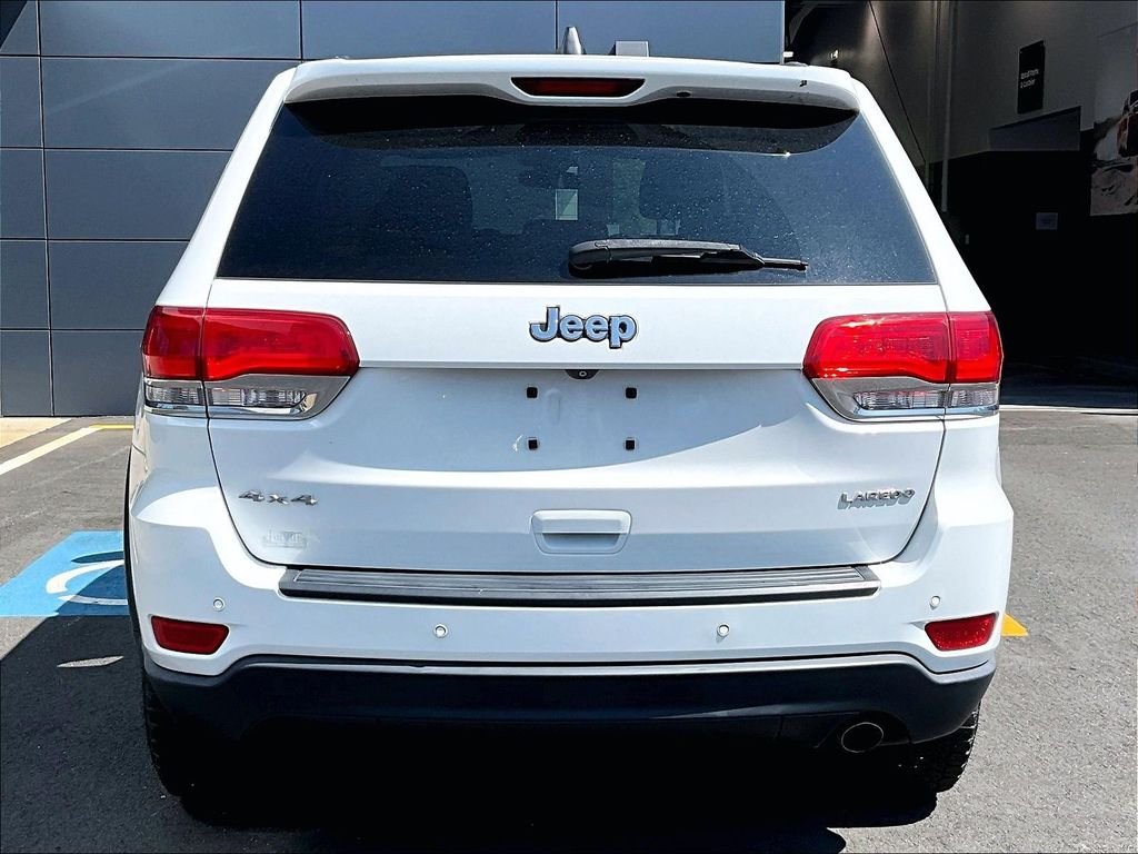 Used 2018 White Jeep Laredo image 5