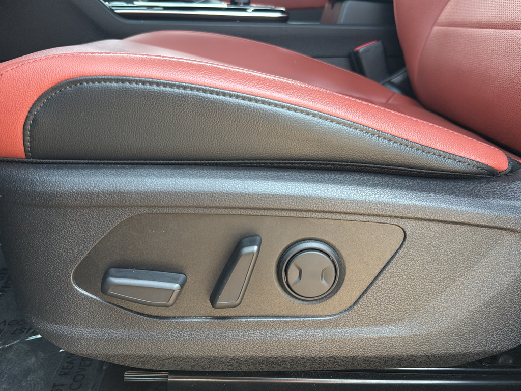 Used 2023 Gravity Gray Kia SX image 10