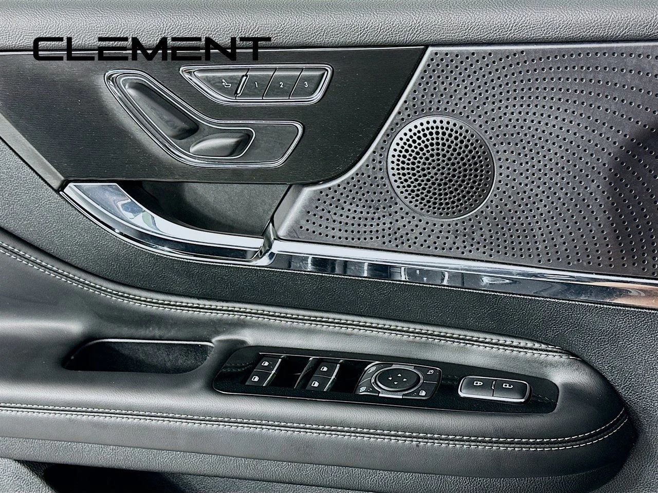 Used 2025 Black Metallic Lincoln Premiere image 26