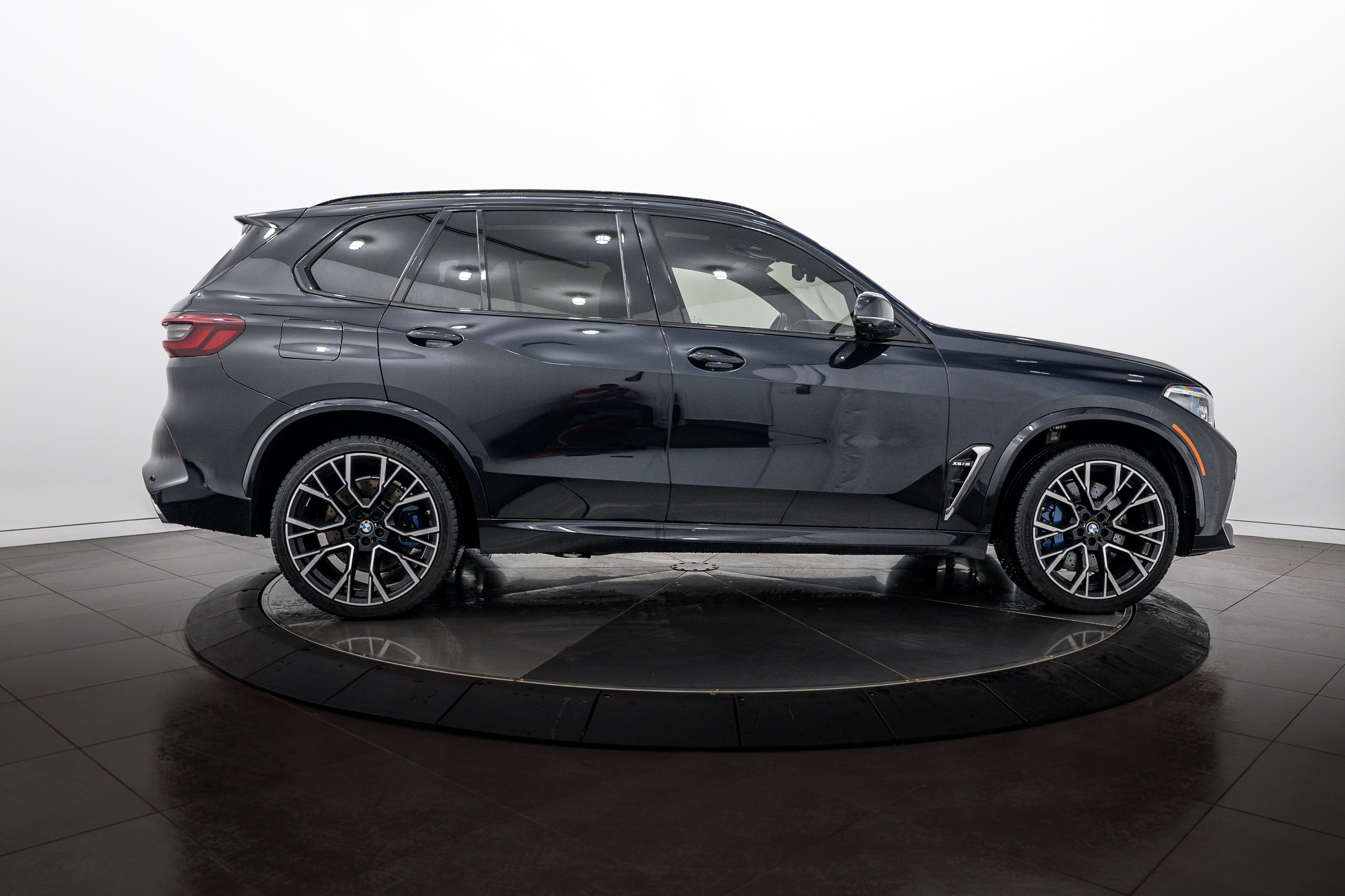 Used 2021 Carbon Black Metallic BMW  image 3