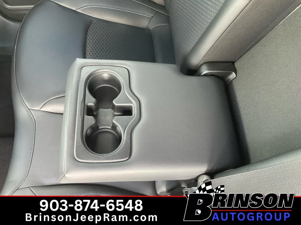 New 2026 Bright White Clearcoat Jeep Latitude Altitude image 8