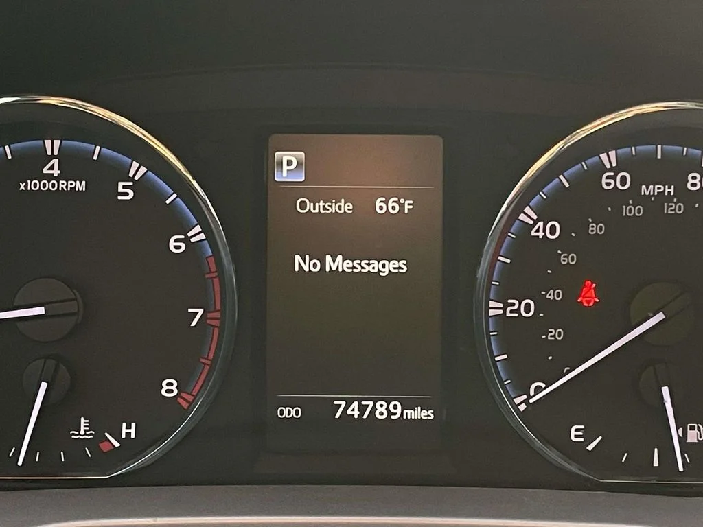 Used 2016 Silver Sky Metallic Toyota XLE image 16
