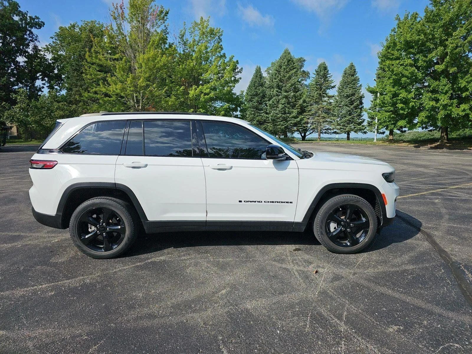 Certified 2023 Jeep Grand Cherokee Limited with VIN 1C4RJHBG6PC560403 for sale in Waconia, Minnesota