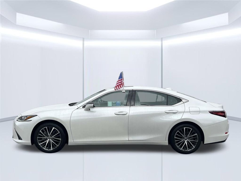 Used 2023 White Lexus 350 image 2