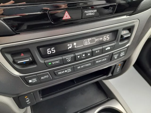 Used 2018  Honda EX-L image 23