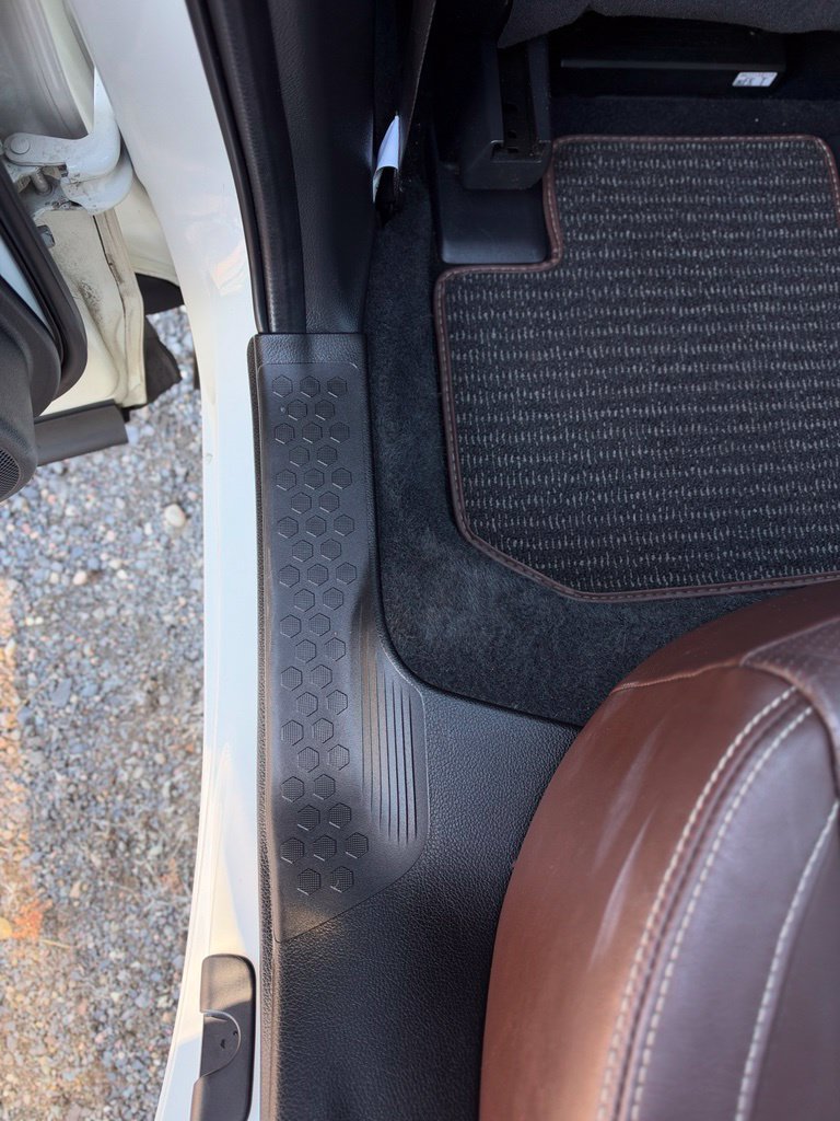Used 2018 Crystal White Pearl Subaru 2.5i Touring image 37
