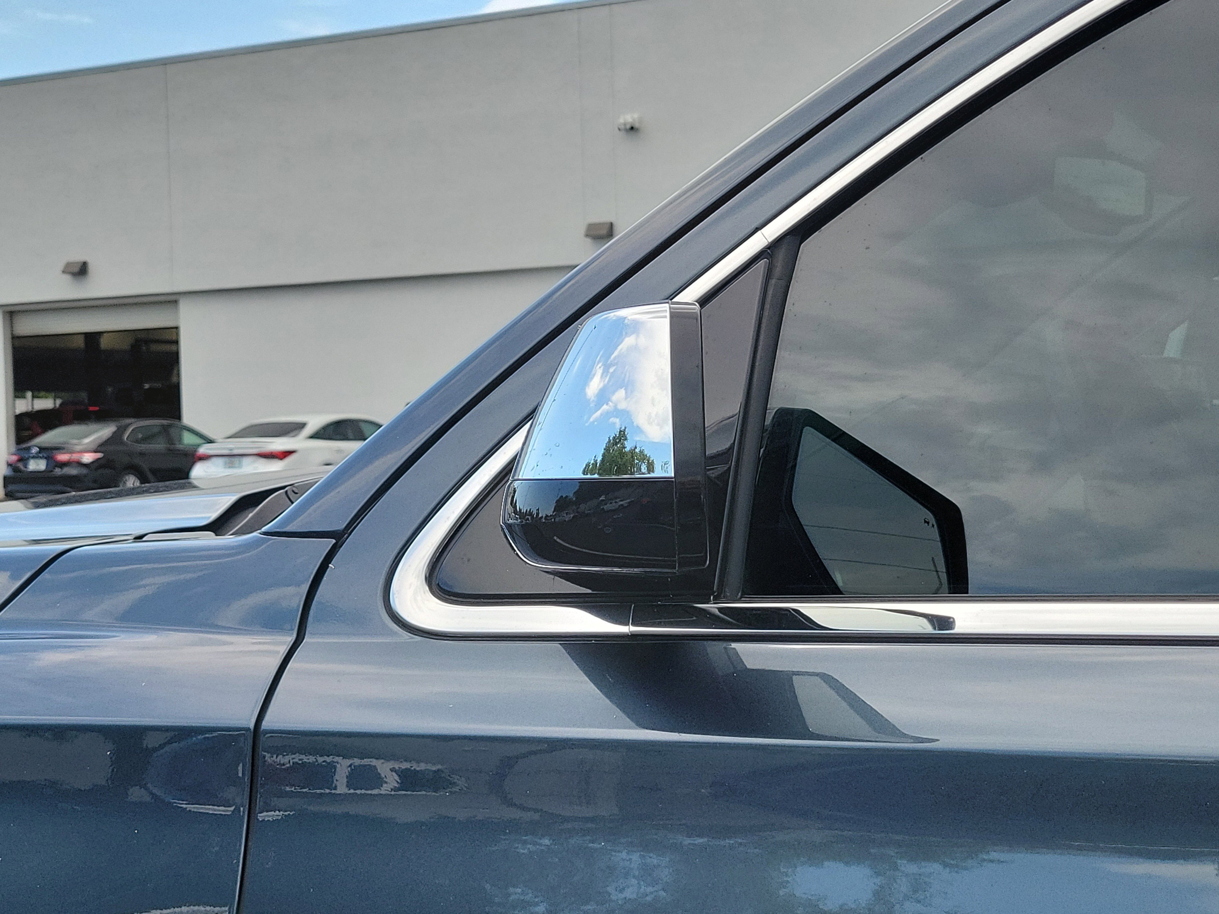Used 2020 Shadow Gray Metallic Chevrolet Premier image 4