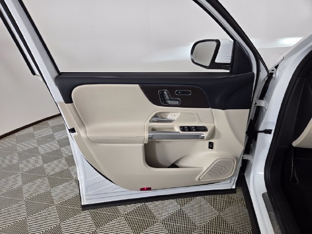 Used 2026 White Mercedes-Benz GLB 250 image 21