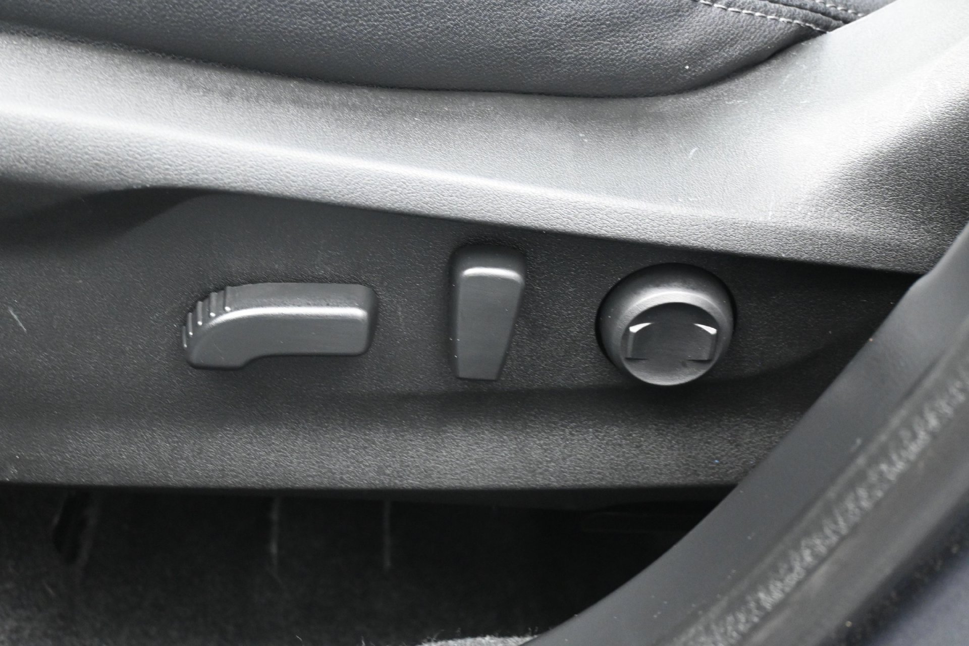 Used 2021 Magnetite Gray Metallic Subaru Premium image 21