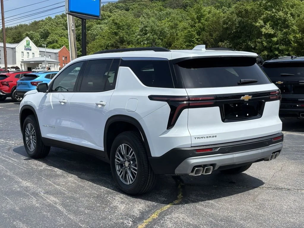 2026 Chevrolet Traverse LT - Photo 6