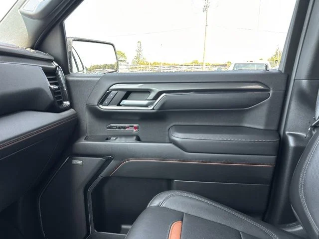 Used 2022 White GMC AT4 image 41
