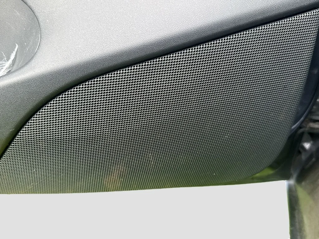 Used 2023  Tesla Base image 17