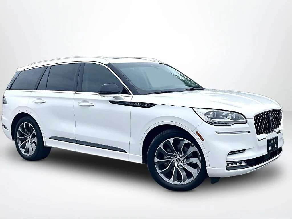 Used 2020 White Lincoln Grand Touring image 13