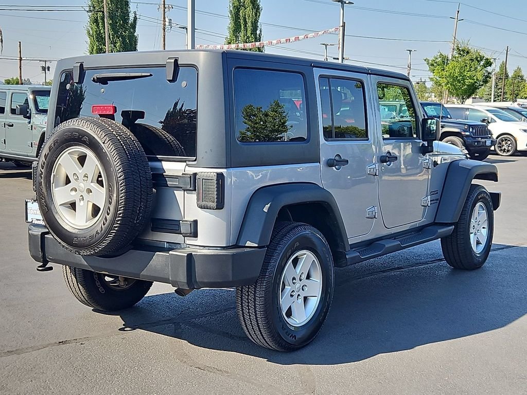Used 2018 Billet Silver Metallic Clearcoat Jeep Unlimited Sport image 6