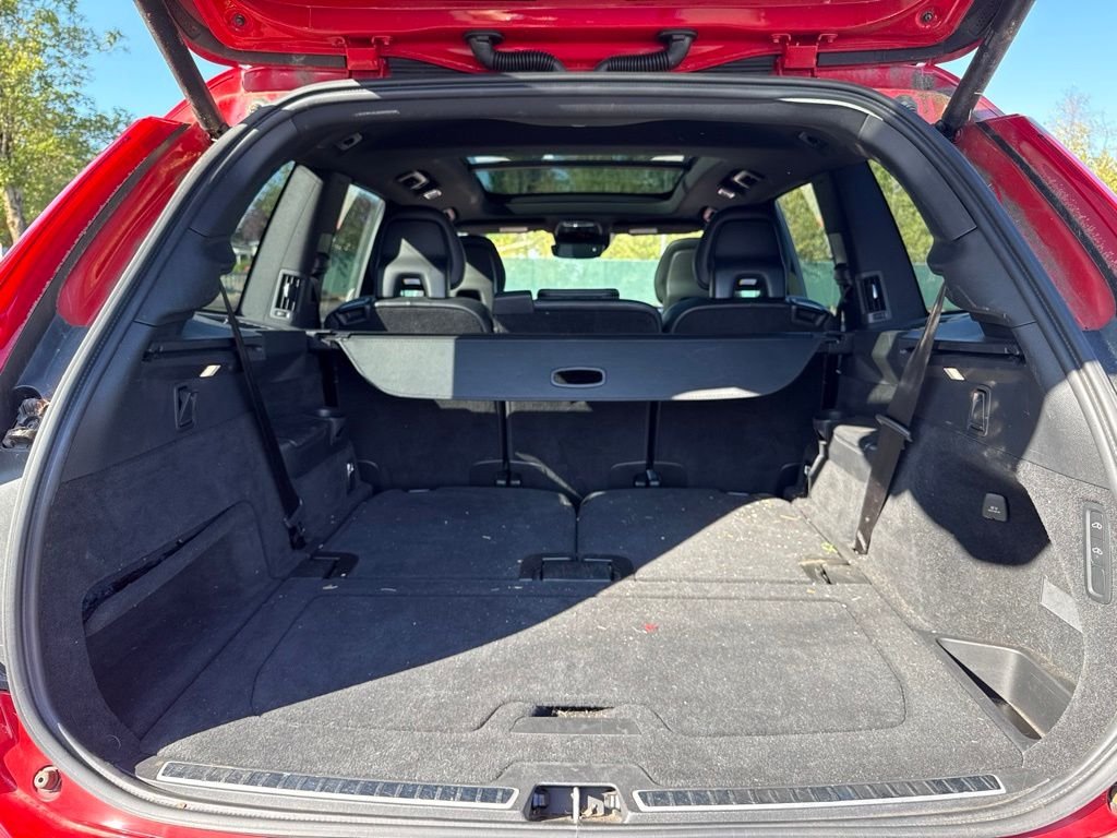 Used 2018 Passion Red Volvo T8 R-Design image 25