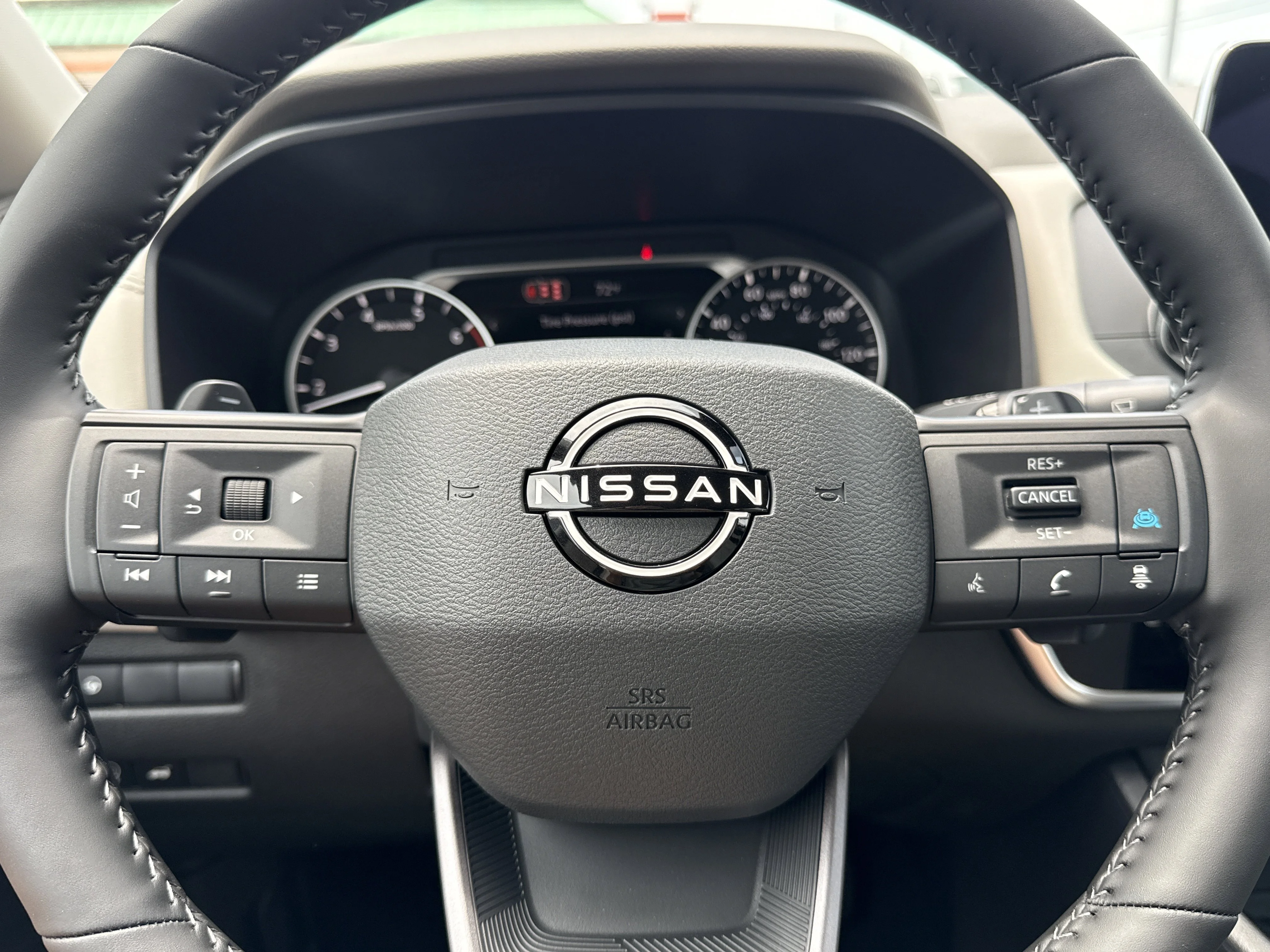New 2026 Everest White Pearl Tricoat Nissan Dark Armor AWD image 19