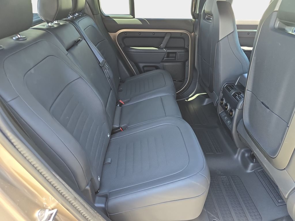 Used 2025 Brown Land Rover OCTA image 11