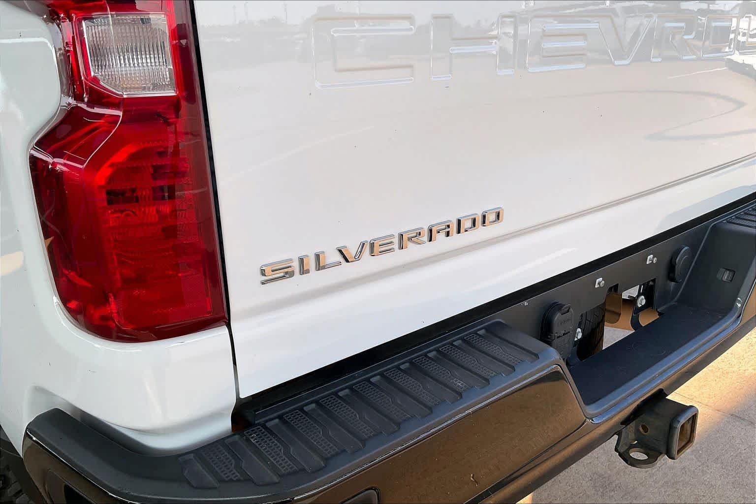 Used 2022 Summit White Chevrolet Custom image 29