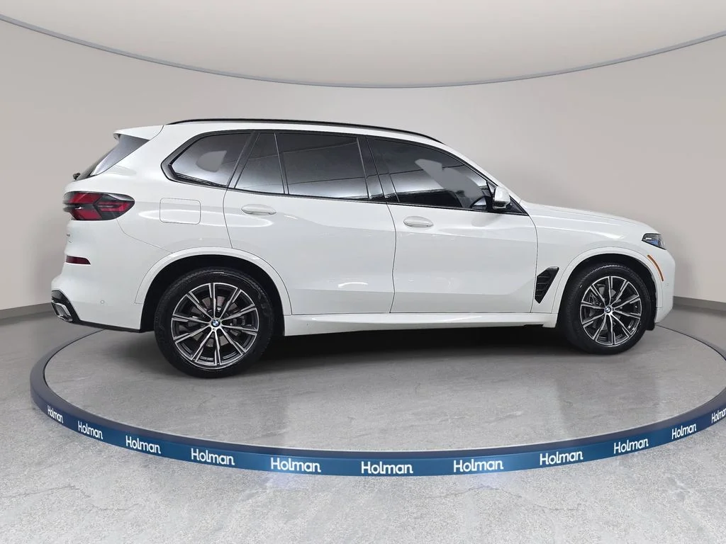 Used 2024 Alpine White BMW xDrive40i image 5