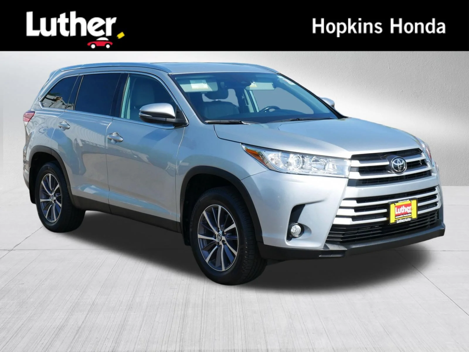 Used 2019 Celestial Silver Metallic Toyota XLE image 1