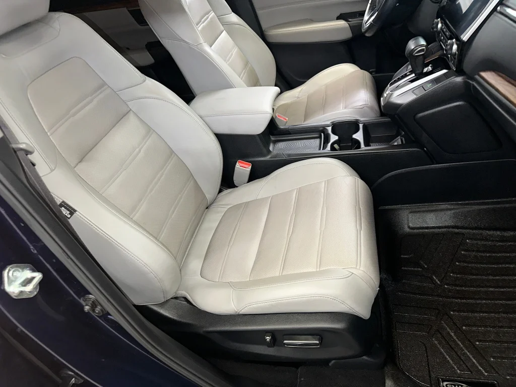 Used 2018 Obsidian Blue Pearl Honda EX-L image 29