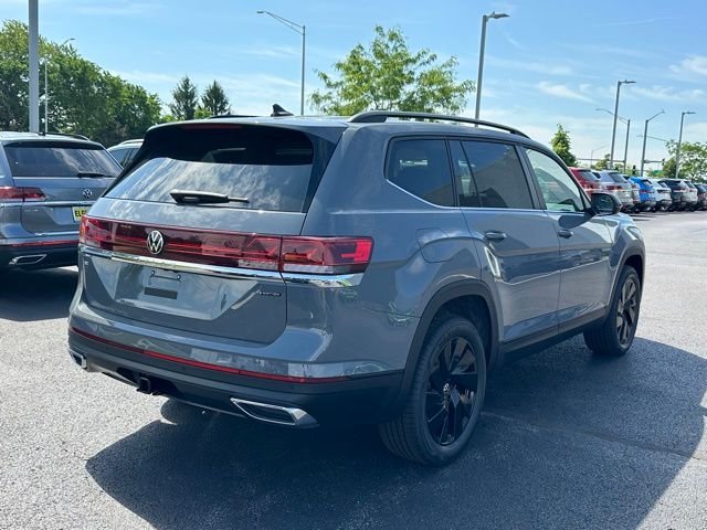 New 2026 Pure Gray Volkswagen 2.0T SE w/Technology image 4
