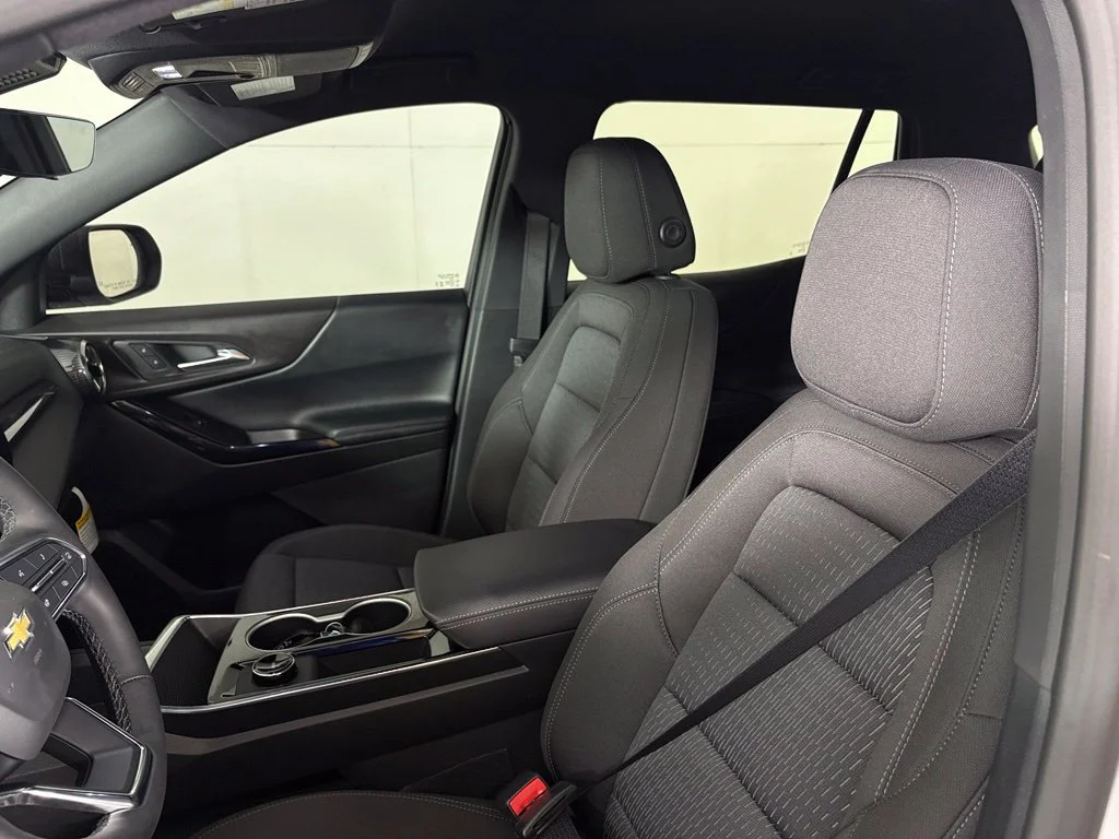 New 2027 Summit White Chevrolet LT image 21