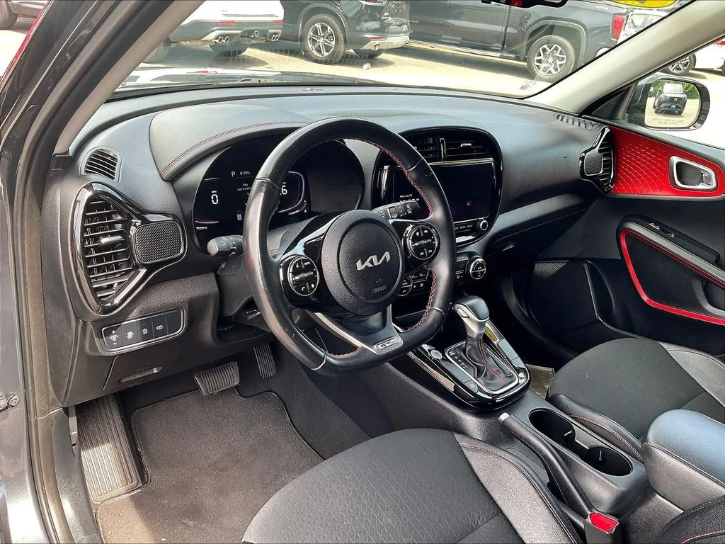 Used 2023 Gravity Gray Kia GT-Line image 8
