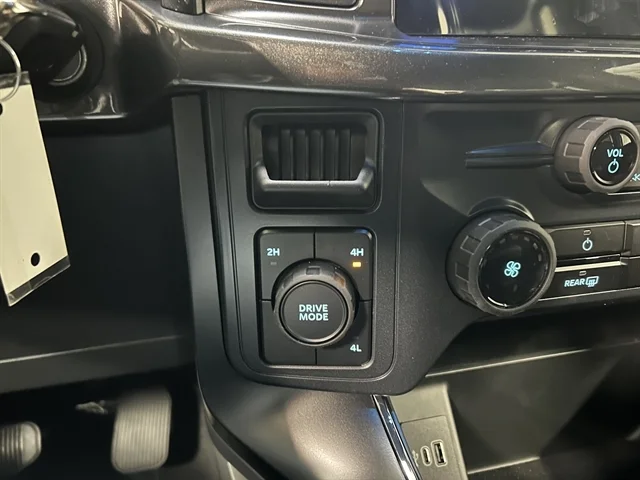 2025 Ford F-150 STX - Photo 31