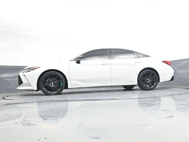 Used 2019 Pearl Toyota Touring image 36