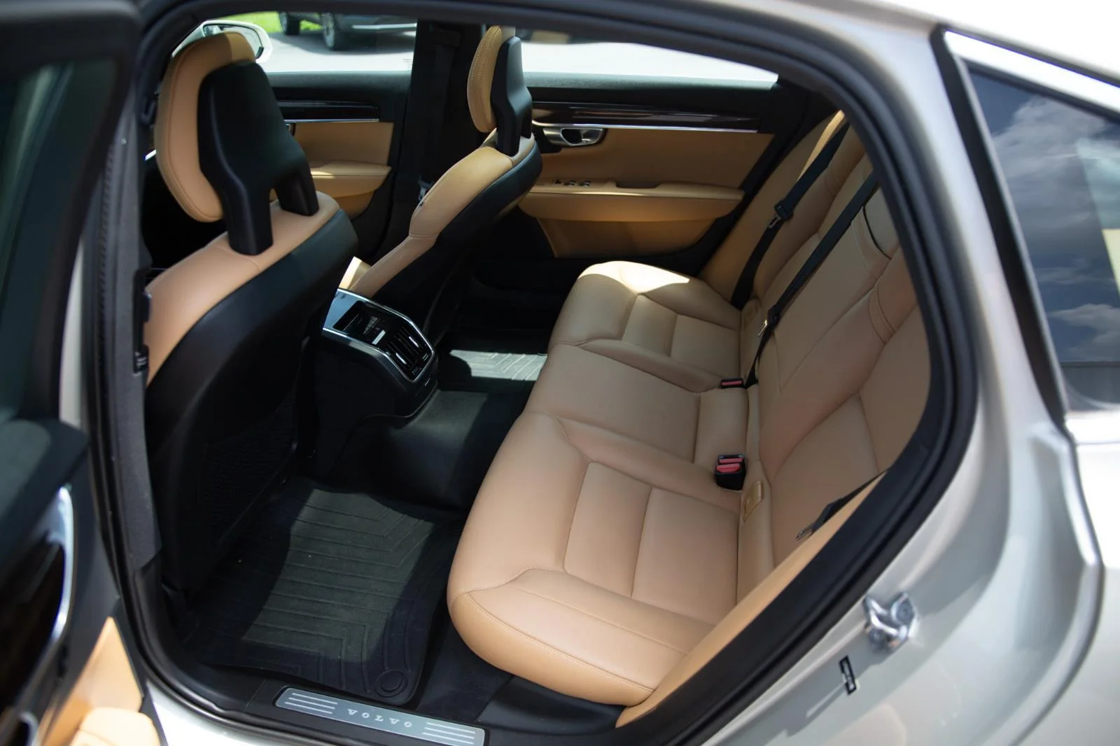 Used 2018  VOLVO  image 20