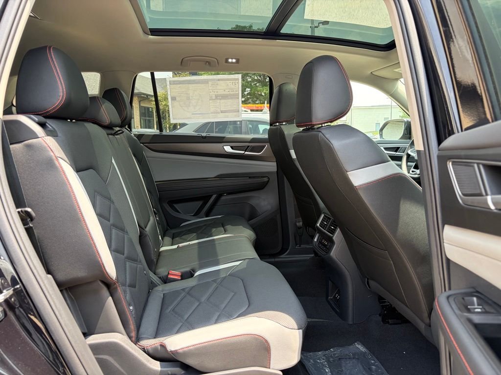 New 2026 Deep Black Pearl Volkswagen 2.0T Peak Edition image 20