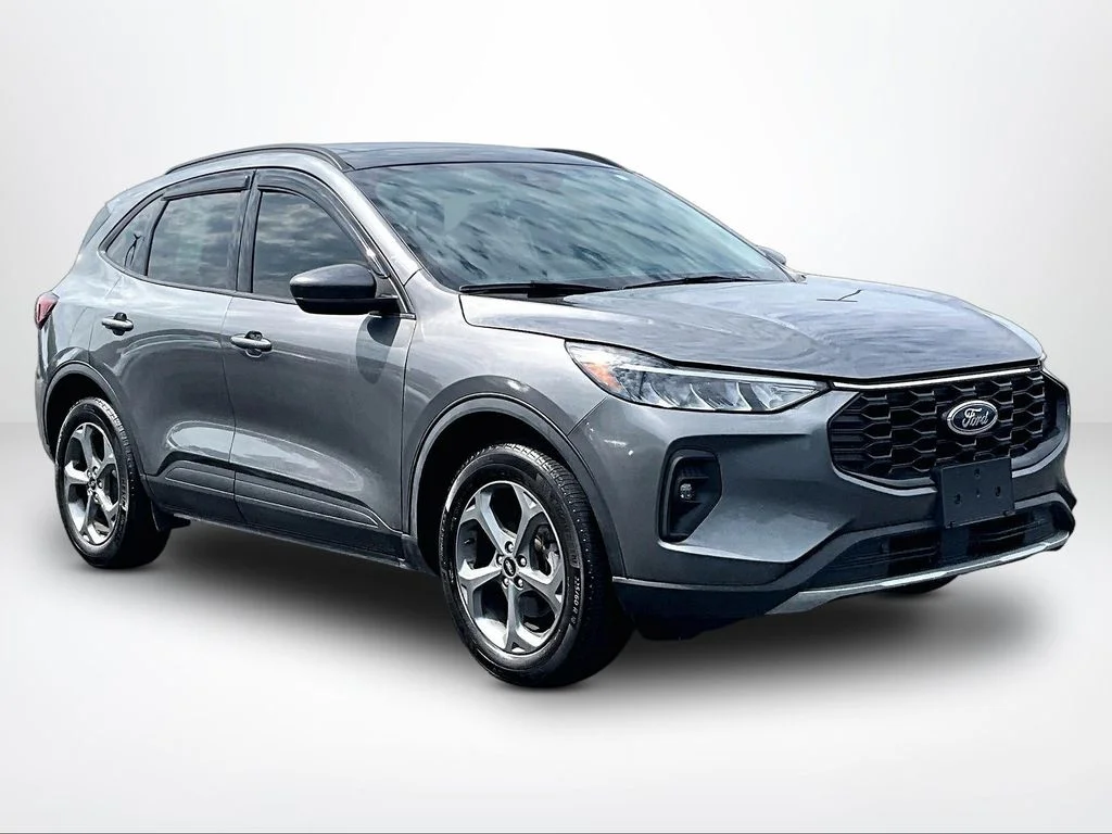 Used 2025 Gray Ford ST-Line Select image 11