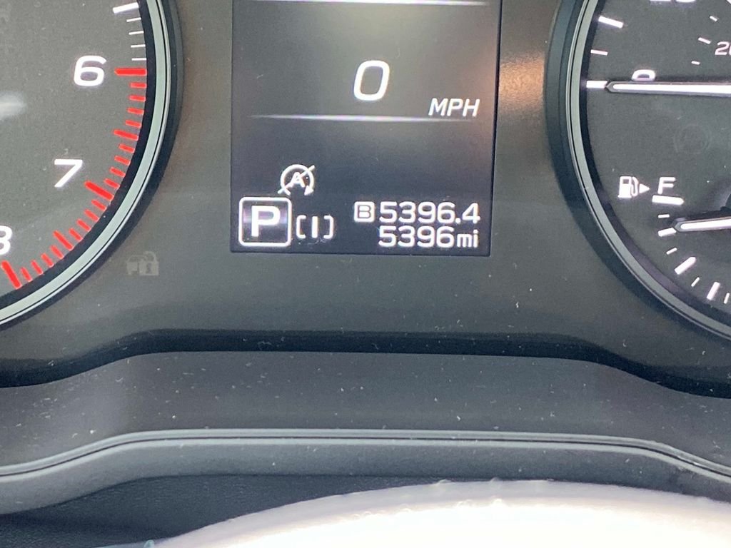 Used 2025 White Subaru Base image 25