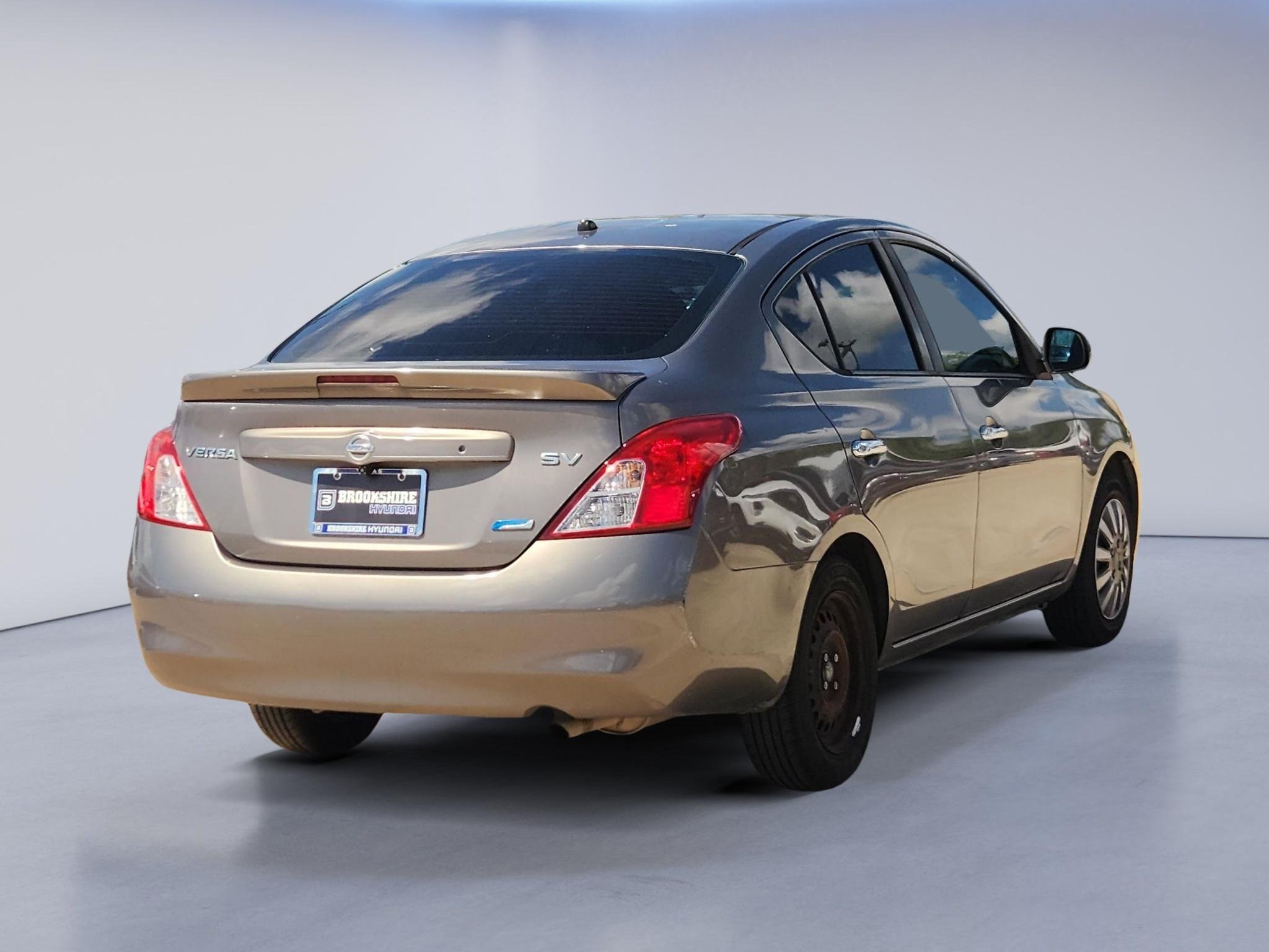Used 2014 Titanium Nissan SV image 6