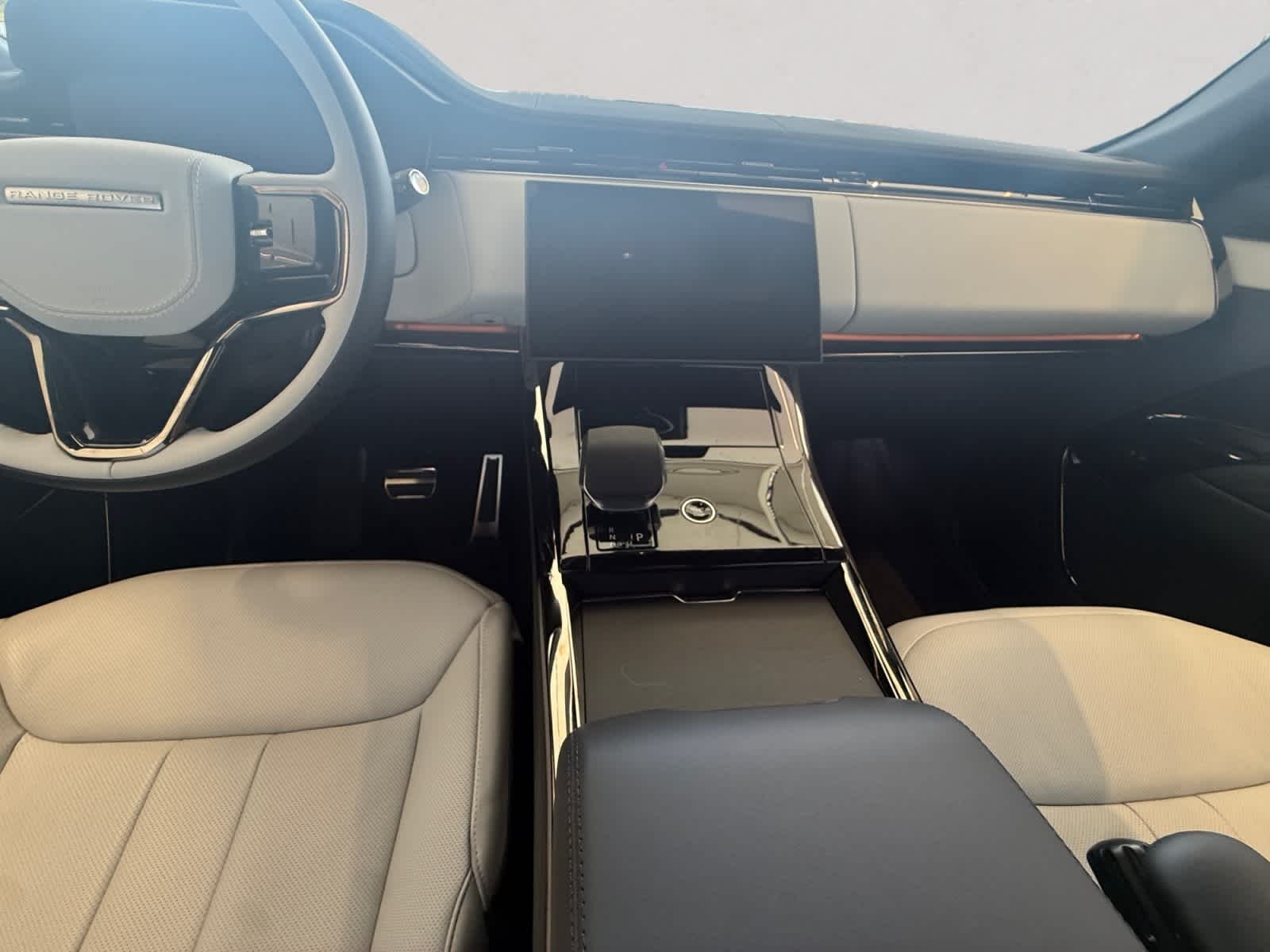 New 2026 Carpathian Grey Land Rover Dynamic SE image 11