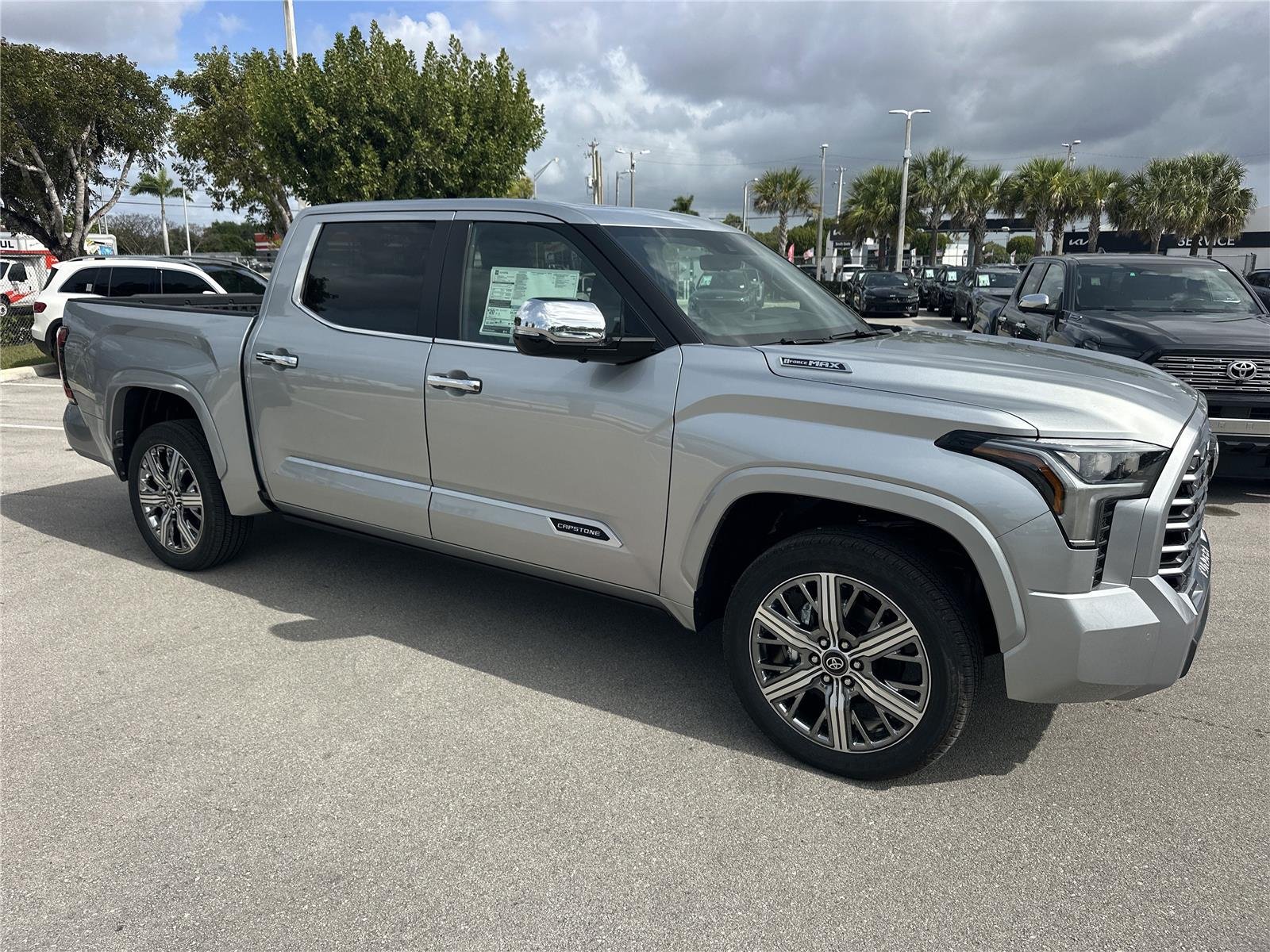 View vehicle photo 3