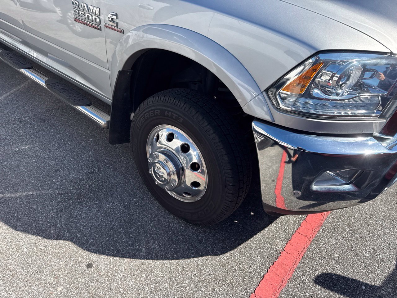 Used 2017 Silver Ram Laramie image 3