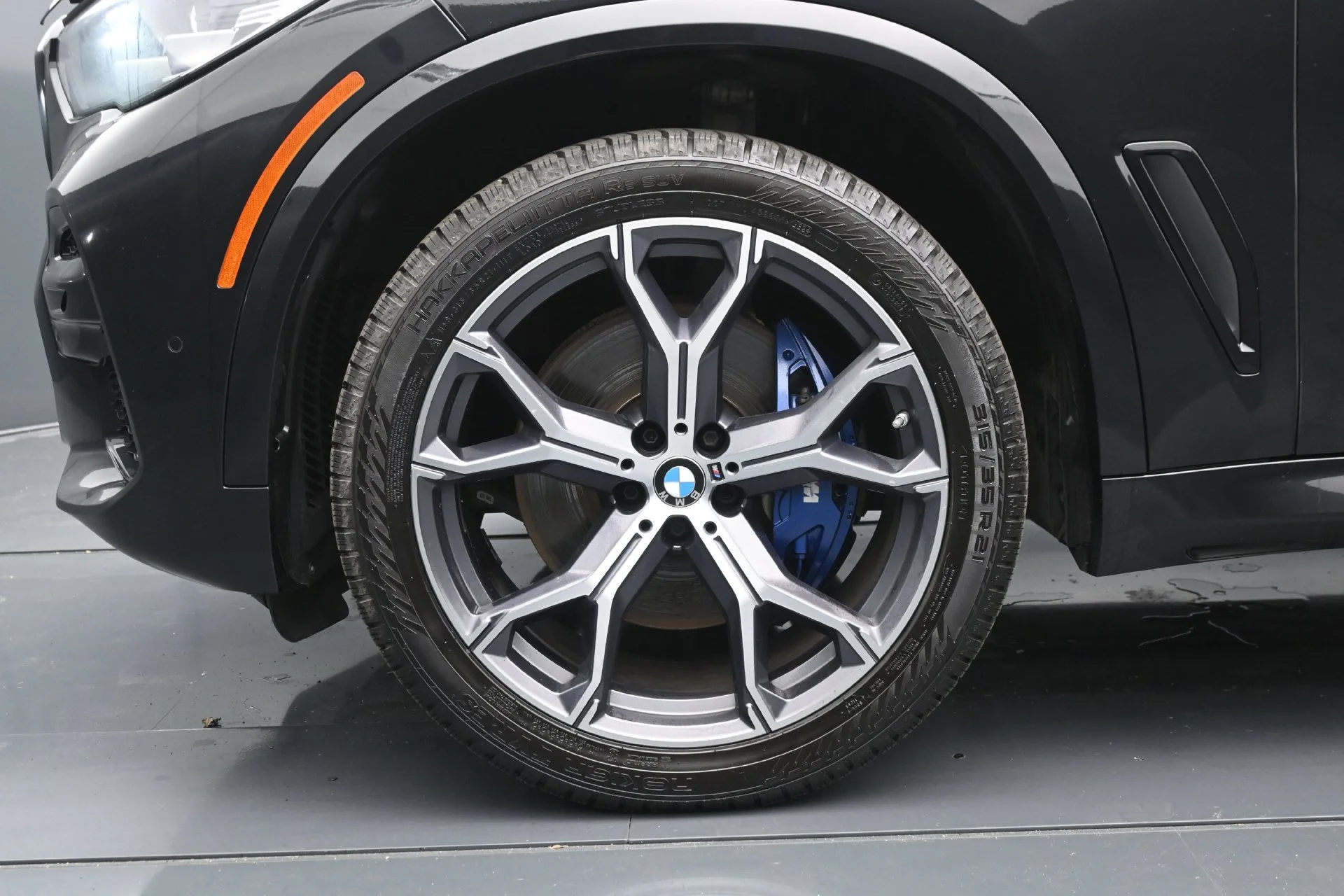 Used 2022 Black Sapphire Metallic BMW xDrive40i image 28