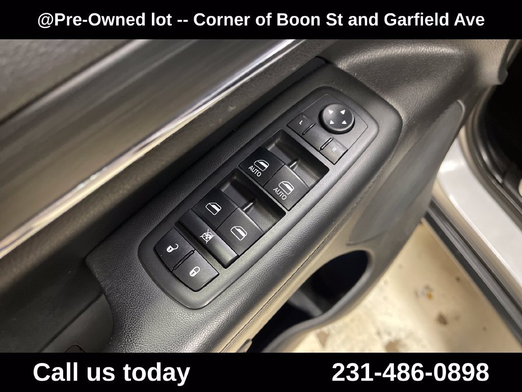 Used 2019 Silver Jeep Limited image 16