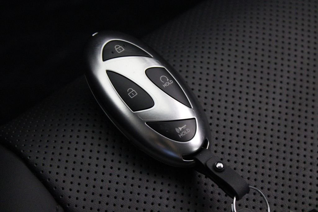 Used 2025 Blue Hyundai SEL image 28