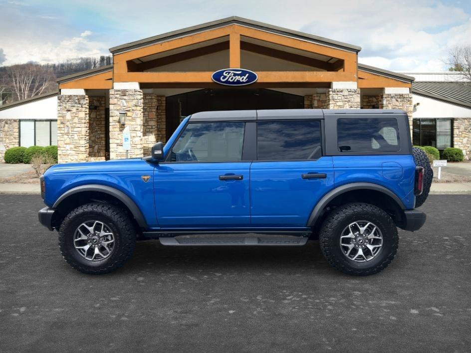 Used 2025 Blue Metallic Ford Badlands image 7